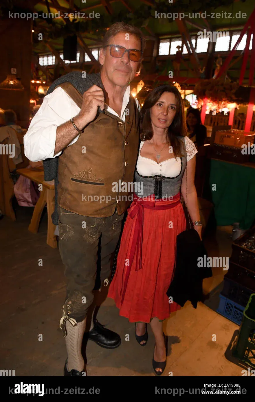 Sascha Hehn in traditioneller Tracht auf dem Oktoberfest in München.