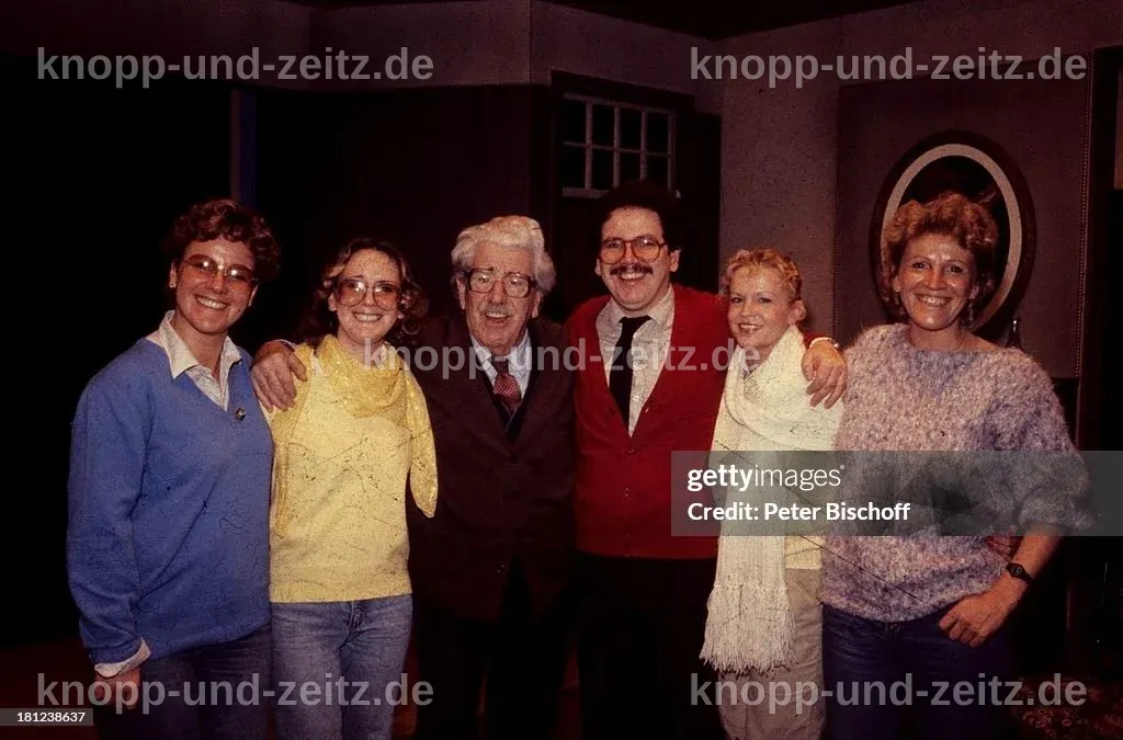 Mariele Millowitsch mit ihrer Mutter Katarina und Vater Willy in einem familiären Moment.