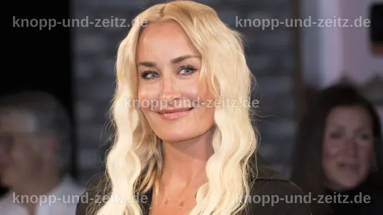 Marisa Lewe mit ihrer Familie, lächelnd bei einem gemeinsamen Essen.