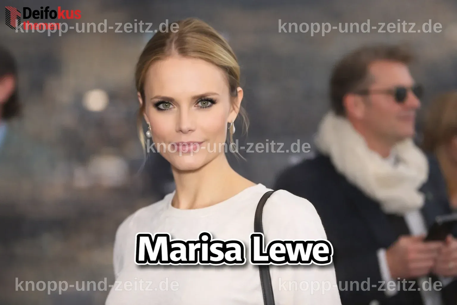 Marisa Lewe, die stille Schwester, in einem nostalgischen Familienfoto.