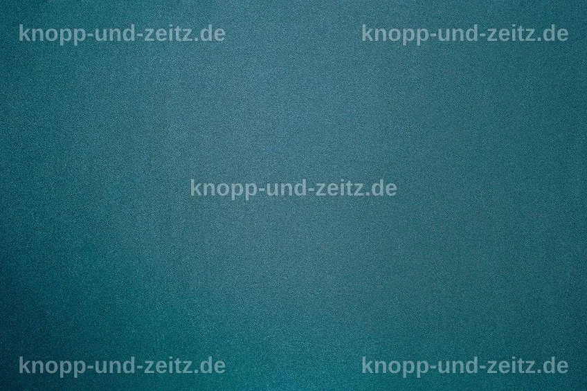 Farbpalette mit Petroltönen und passenden Kombinationen für Mode.